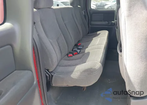 2004 Chevrolet Silverado 1500 Ls z USA, uszkodzony, nr VIN 2GCEC19V841124061